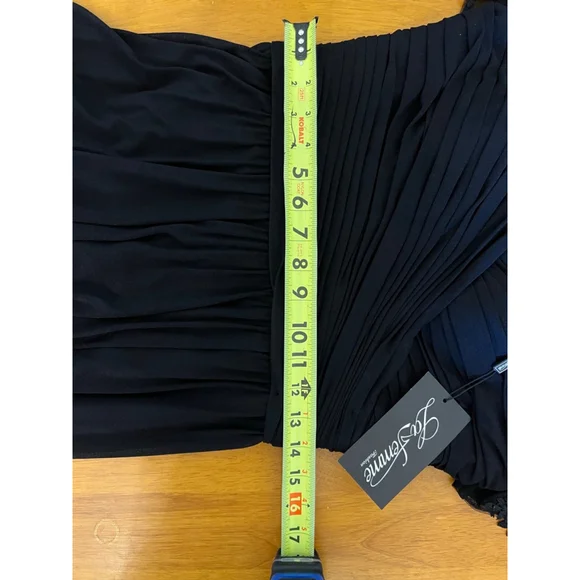 NWT La Femme Gown 29772 Floral
Embroidered Sheath Dress in Black Size 8 - Picture 11 of 11